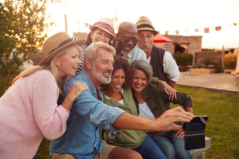 10 Tips for Planning the Perfect Group Outing with Professional Transportation